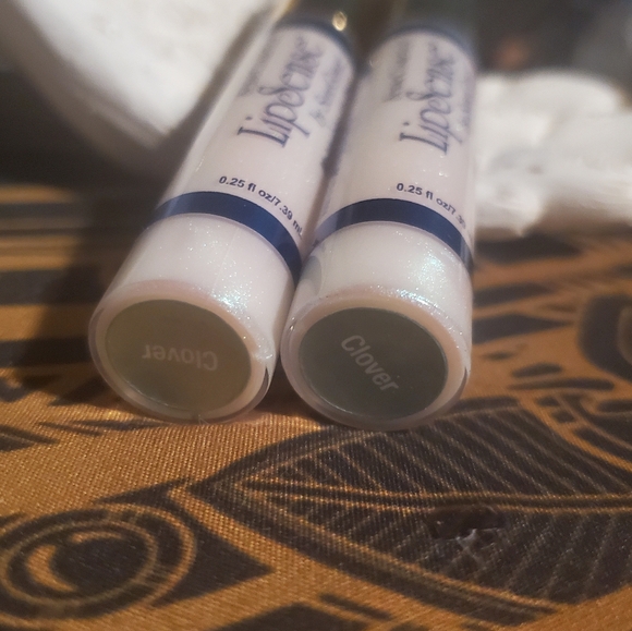 BNIP New and sealed Lipsense gloss "Clover" - Picture 2 of 4